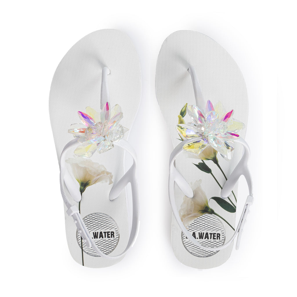 WHITE FLOWER SANDALS