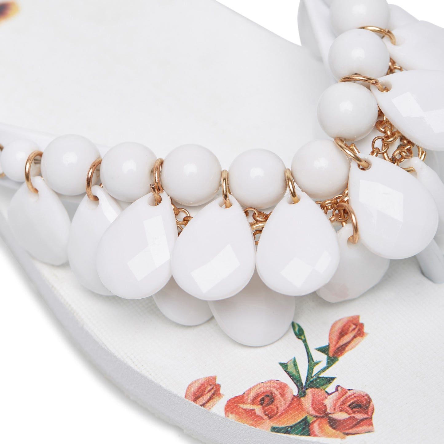 WHITE FLOWERS SLIPPERS