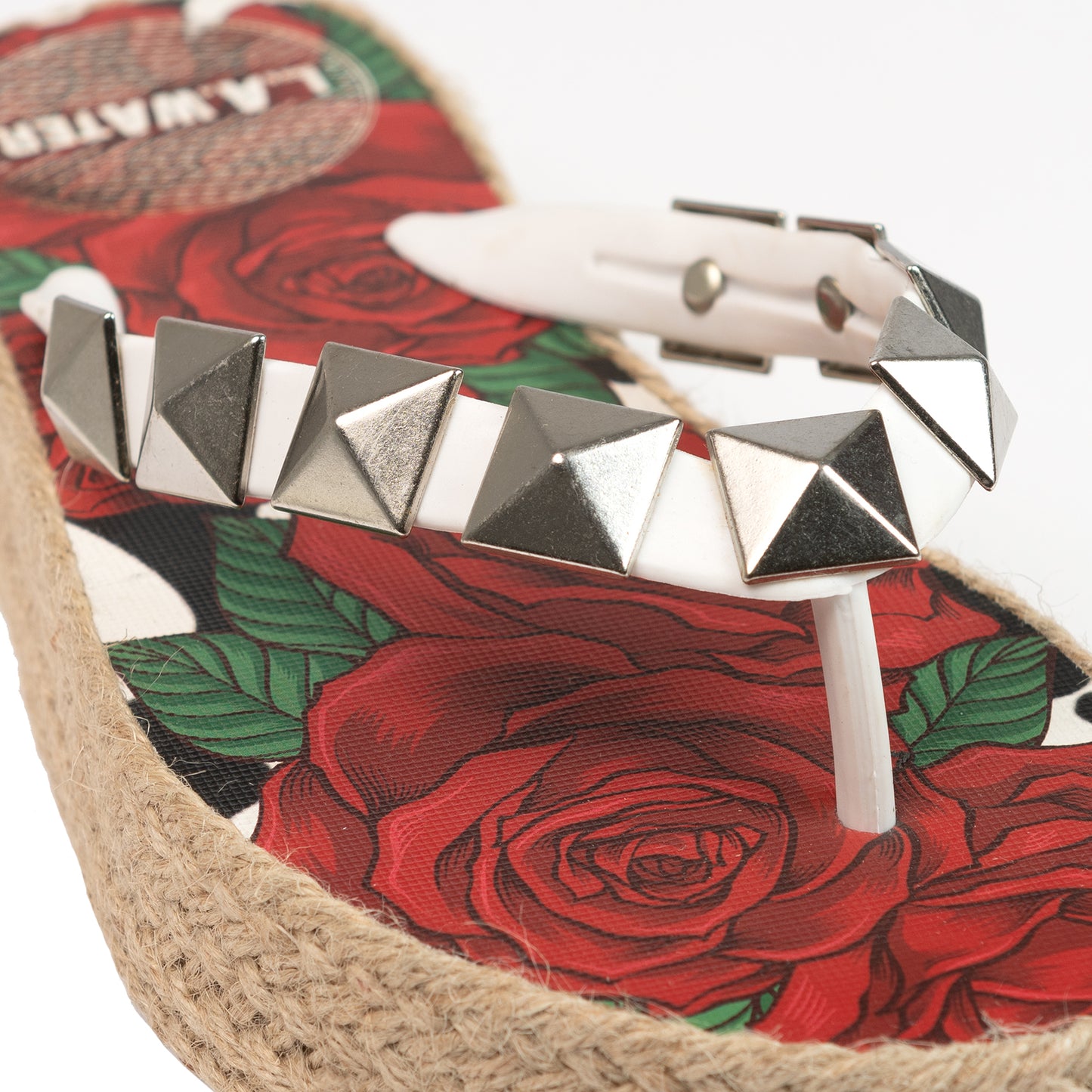 RED ROSE ROPE PLATFORM